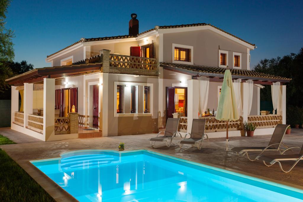 Evalexia Villa - Luxury Villa With Private Pool Near Laganas Perfect For Groups By Villa Mana Gers Kalamákion المظهر الخارجي الصورة