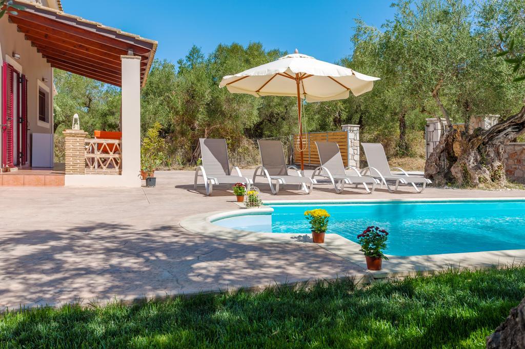 Evalexia Villa - Luxury Villa With Private Pool Near Laganas Perfect For Groups By Villa Mana Gers Kalamákion المظهر الخارجي الصورة