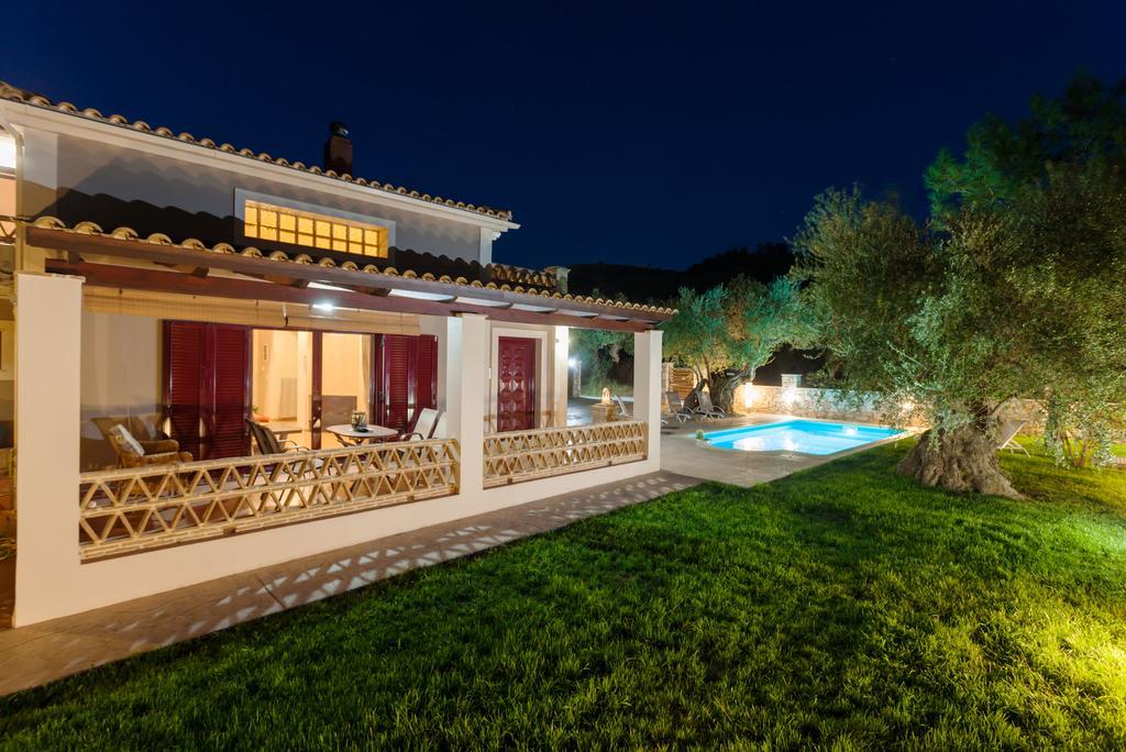 Evalexia Villa - Luxury Villa With Private Pool Near Laganas Perfect For Groups By Villa Mana Gers Kalamákion المظهر الخارجي الصورة