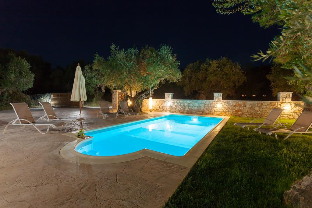 Evalexia Villa - Luxury Villa With Private Pool Near Laganas Perfect For Groups By Villa Mana Gers Kalamákion المظهر الخارجي الصورة